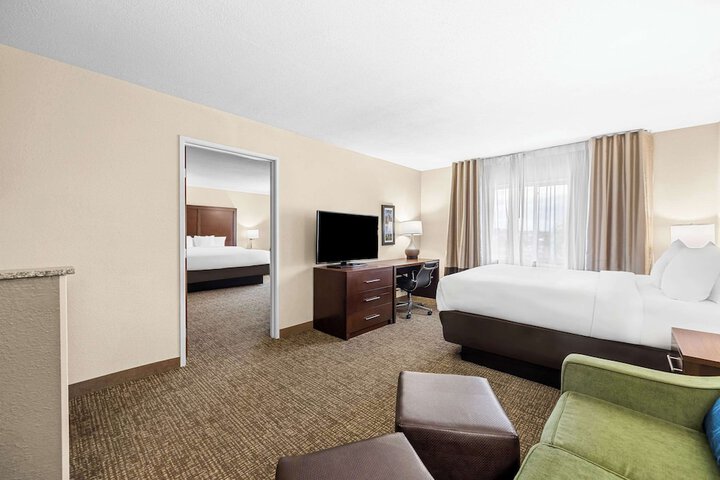 Room 33 of 72