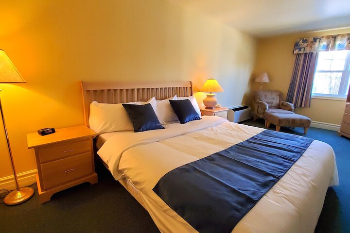 Room 35 of 153
