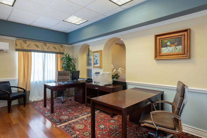 Business Center 107 of 109