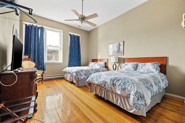 Room 16 of 25