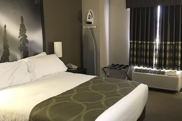 Super 8 by Wyndham Prince Albert