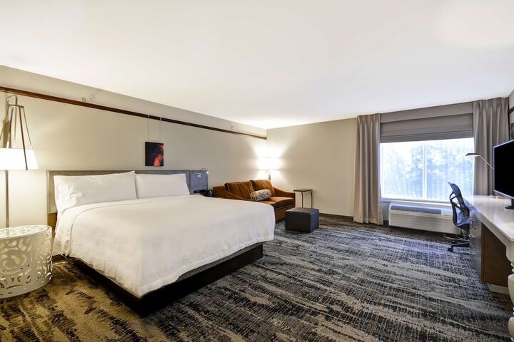 Room 12 of 48