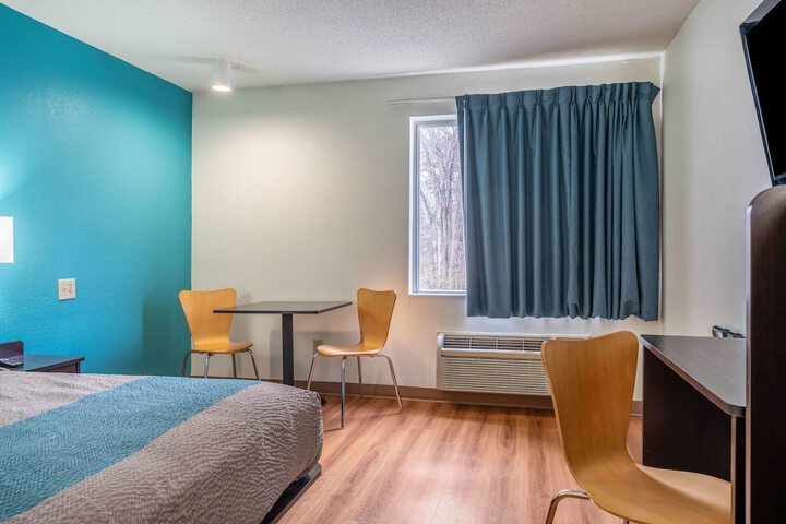 Room 32 of 34