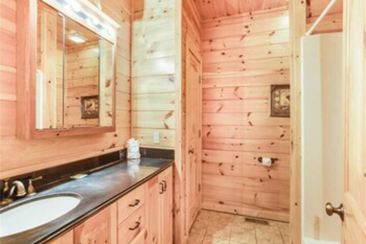 Big Bear Lodge Five Bedroom Home