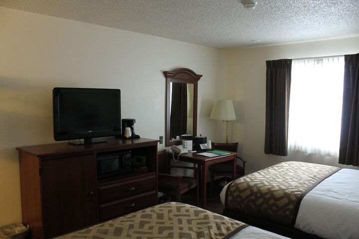 Room 6 of 12