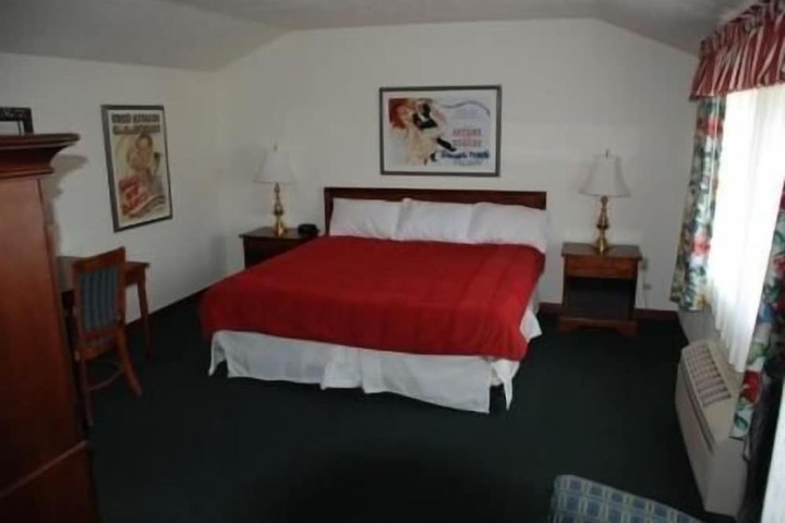 Room 7 of 30