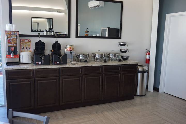 Breakfast/Coffee Service 41 of 47