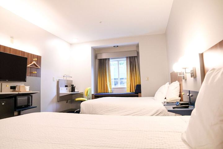 Room 17 of 34
