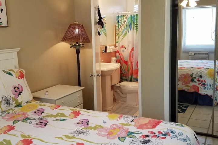 Room 25 of 218