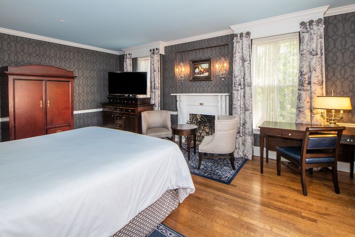 Room 40 of 144