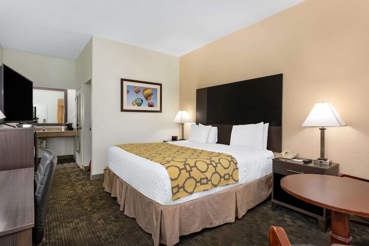 Room 9 of 26