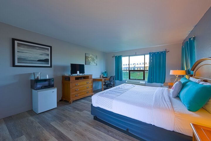 Waves Hotel NYE Beach - Newport OR