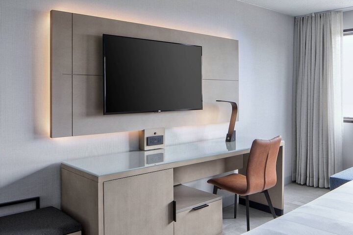 Room 82 of 161