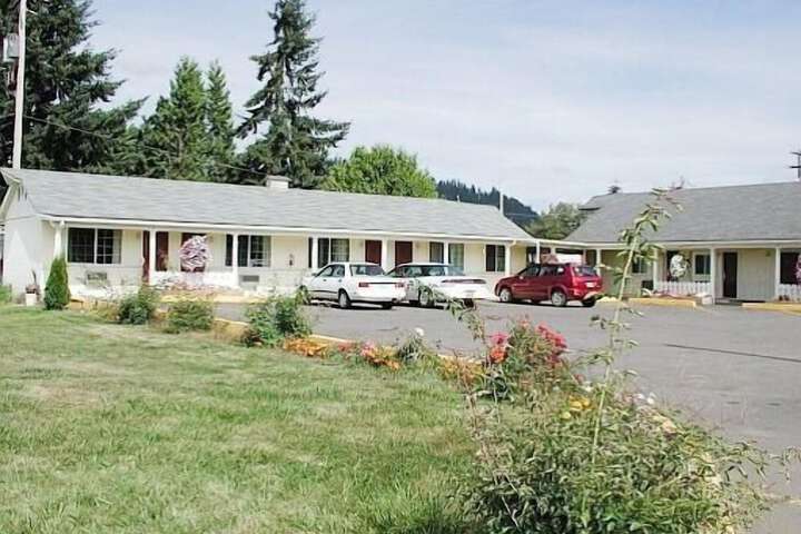 Hotel Exterior 20 of 21