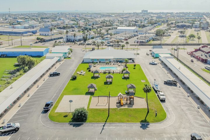 Shark Reef Resort Motel & Cottages