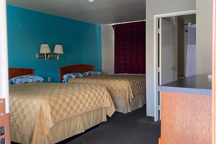Room 7 of 14