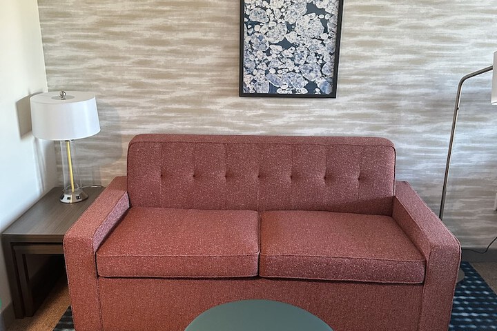Room 5 of 10