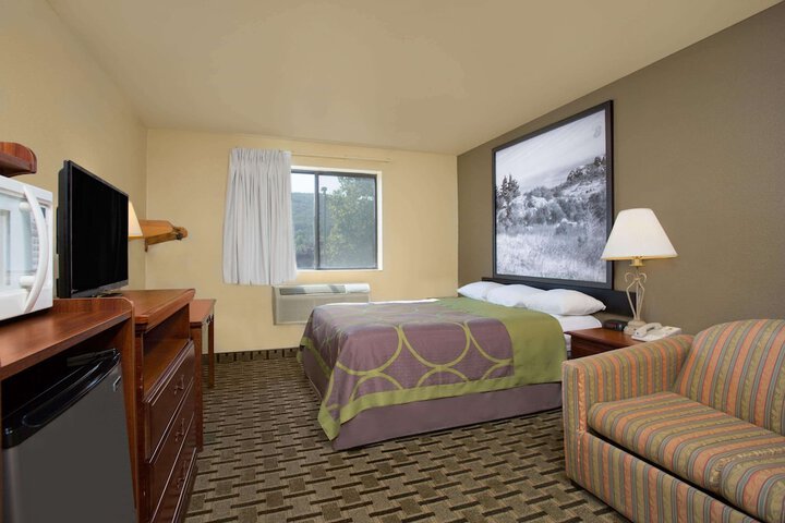 Room 12 of 14
