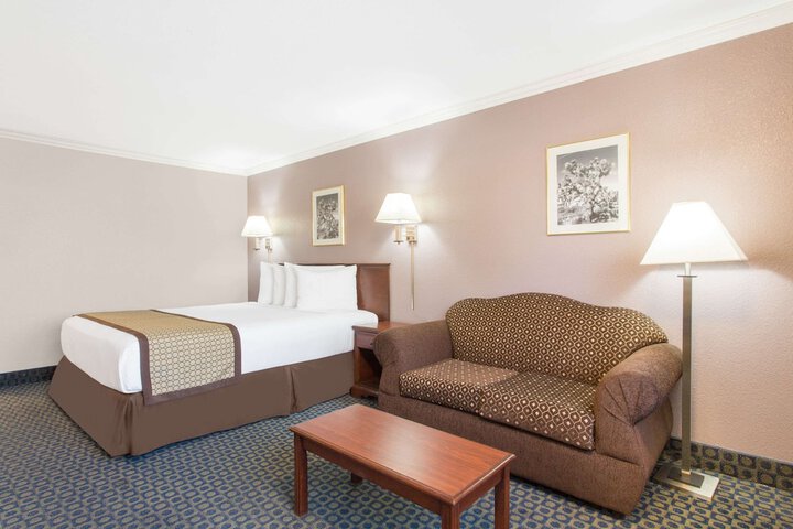 Days Inn by Wyndham Indio