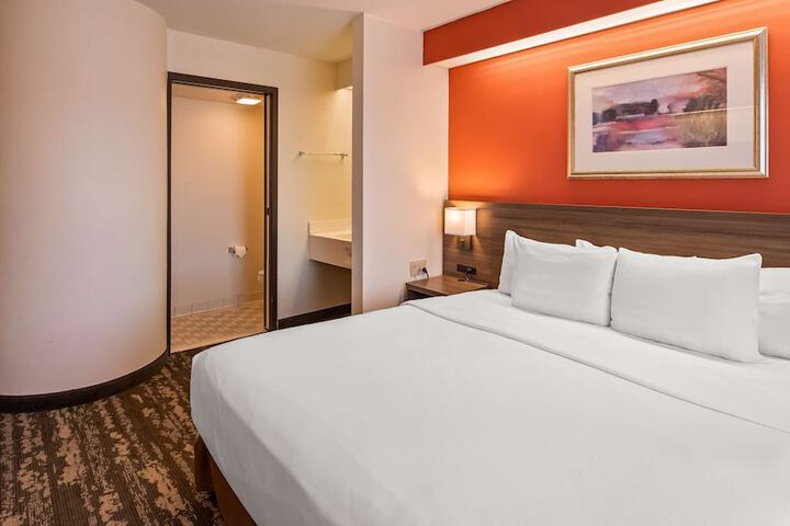 Room 11 of 31