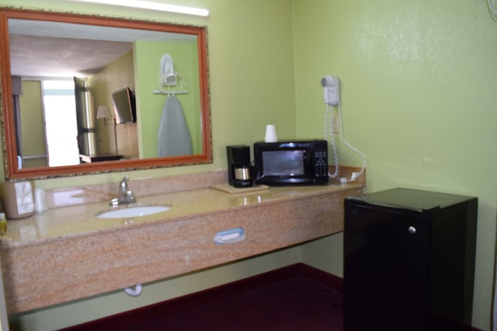 Room 21 of 29