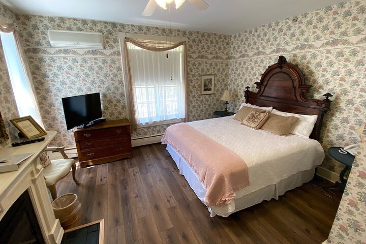 Brook Farm Inn