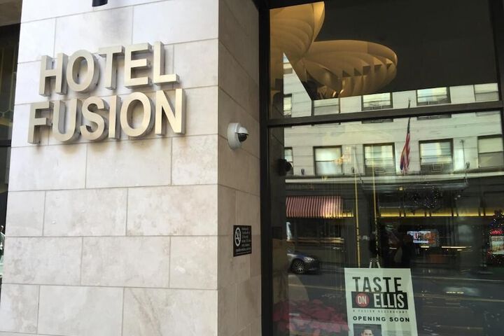 Hotel 6 of 71