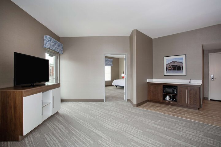 Room 33 of 42