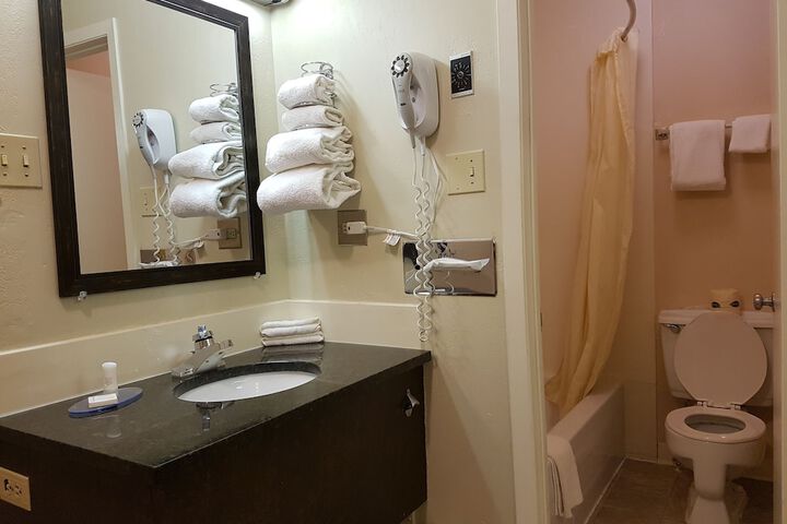 Room 14 of 28