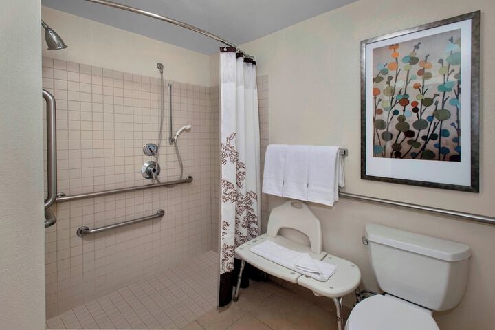 Room 21 of 35