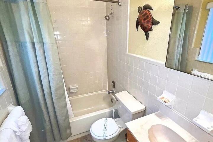 Room 10 of 13