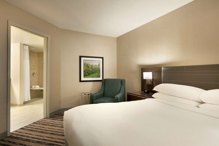 Room 43 of 62
