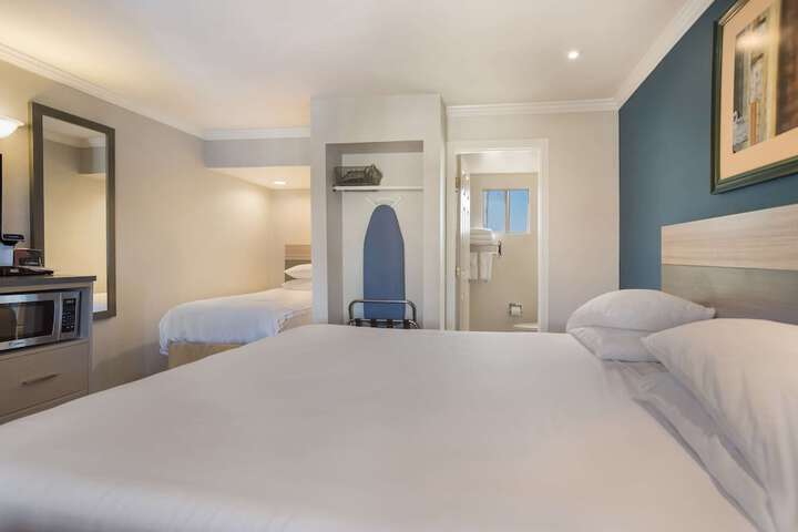 Room 17 of 24