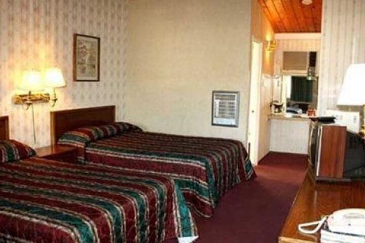 ECONOMY INN UKIAH