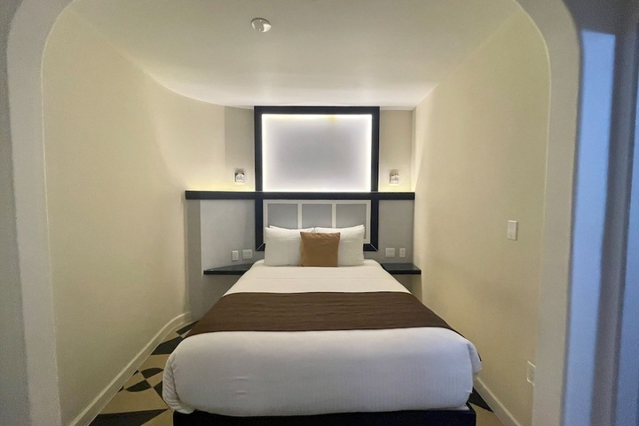 Room 18 of 58