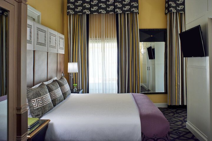 Room 25 of 61