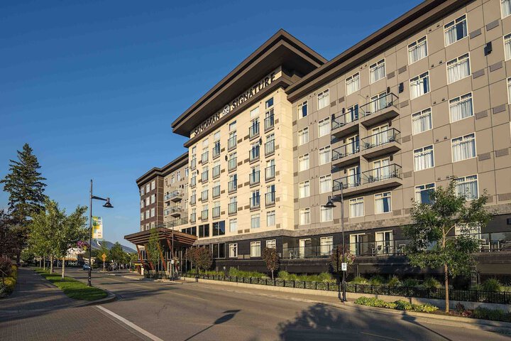 Hotel 4 of 66