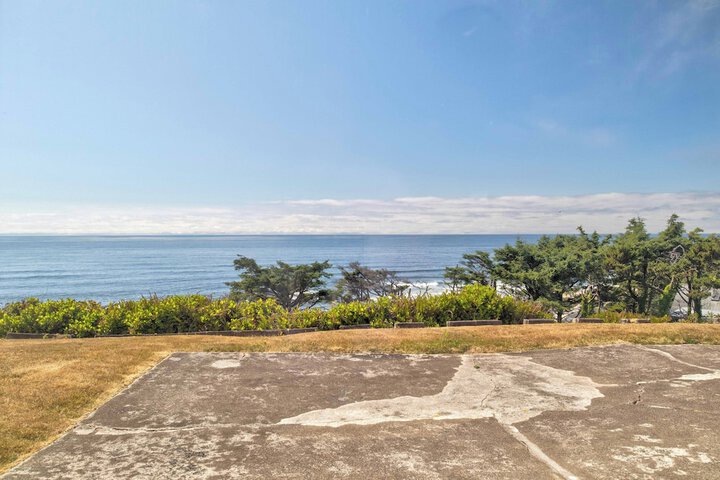 Ester Lee Oceanview Inn