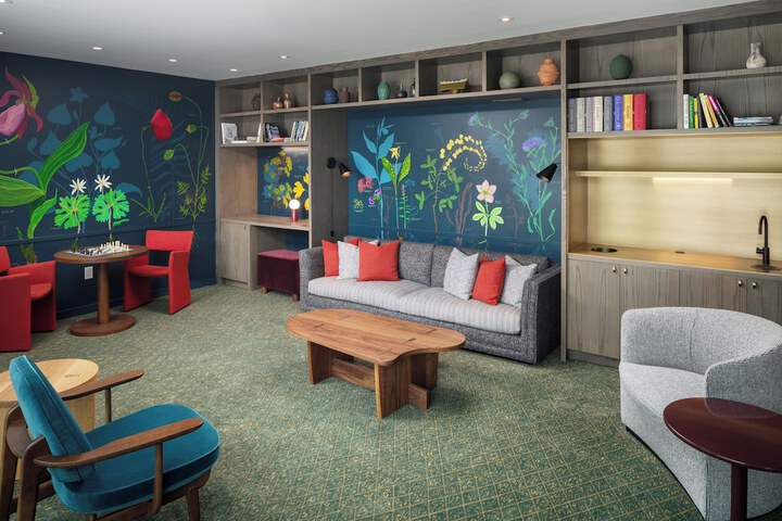 Room 5 of 28