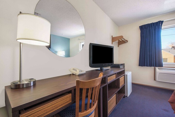 Room 25 of 34