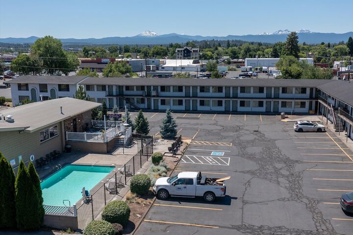 Hotel 8 of 27