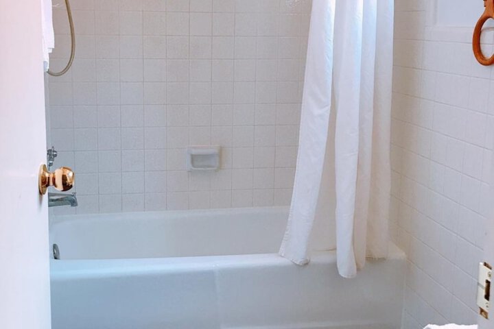 Room 16 of 29