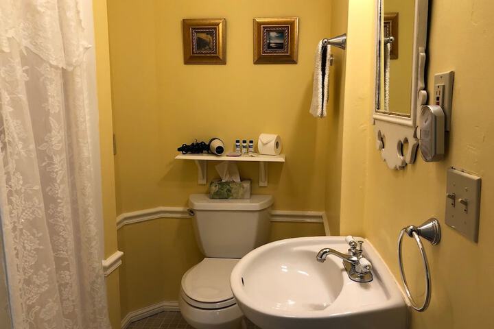 Room 18 of 50
