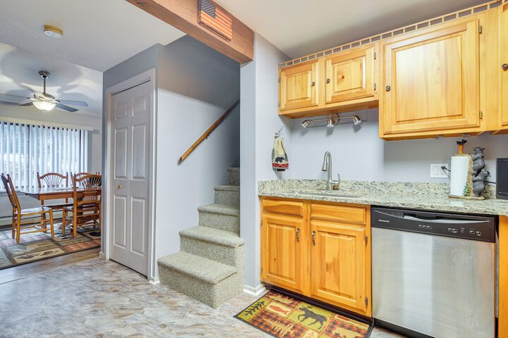 Cozy Bartlett Condo w / Deck & Resort Amenities!