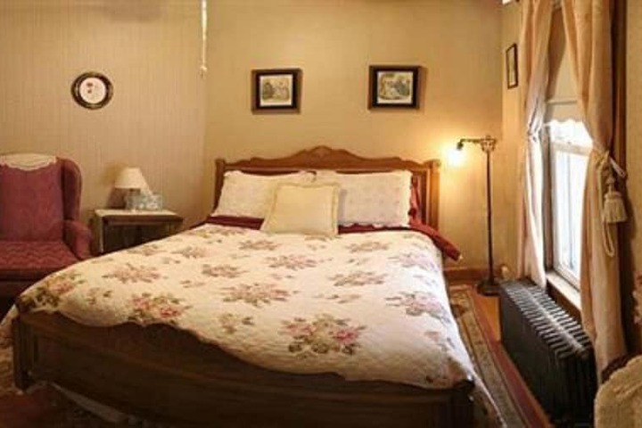 Room 25 of 100