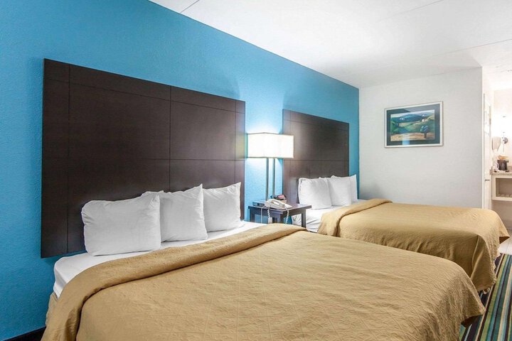 Room 15 of 32