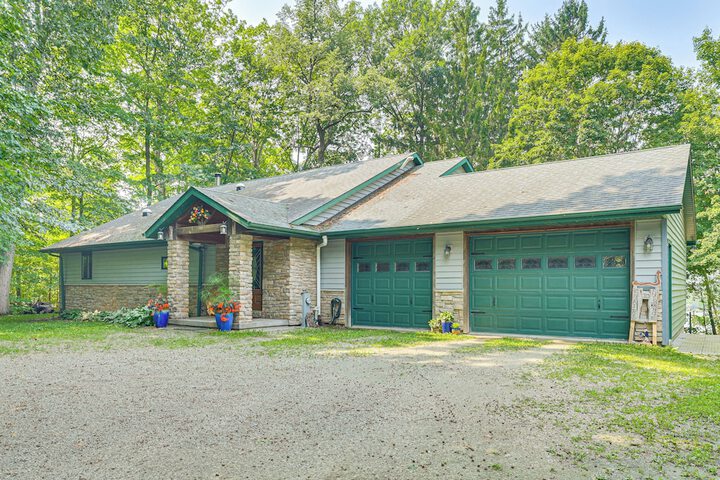 On-site Trails: Rock River Retreat in Jefferson!