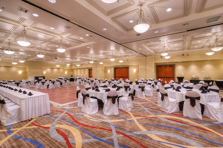 Ballroom/Hall 56 of 64