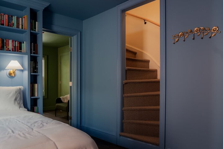 Room 7 of 28