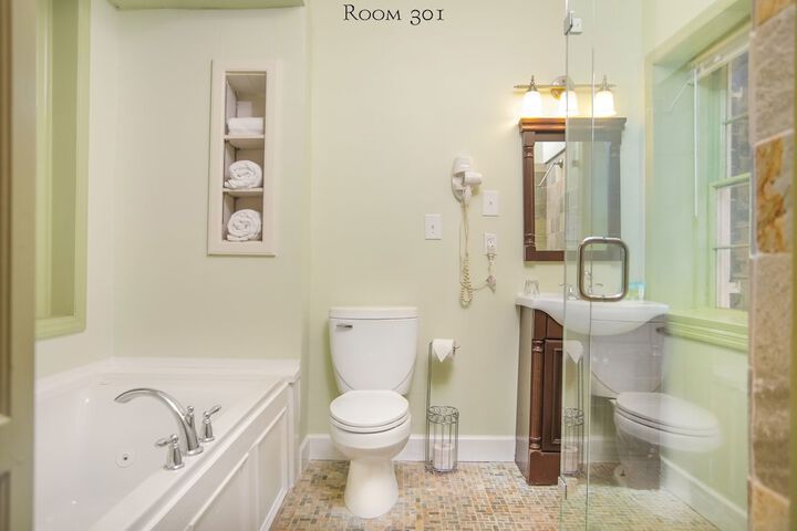 Room 155 of 170